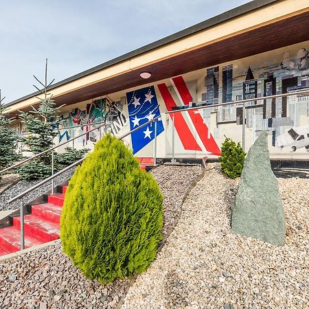 Motel Steighof Brutten Buitenkant foto